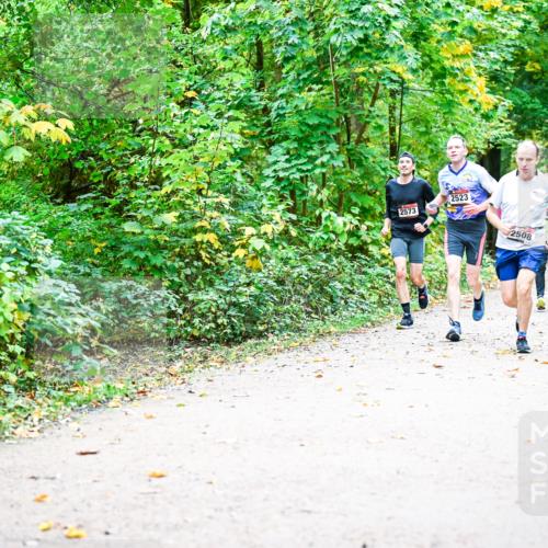 12.10.2025 - Bramfelder Halbmarathon 2025 Dr. Thomas Lammeyer http://msf.ph/oto/9341801 12.10.2025 09:53:02 Laufen 2573, 2523, 2508 meine-sportfotos.de