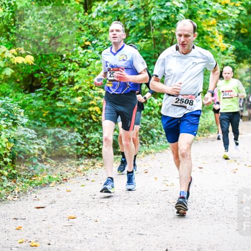 12.10.2025 - Bramfelder Halbmarathon 2025 Dr. Thomas Lammeyer http://msf.ph/oto/9341815 12.10.2025 09:53:04 Laufen 25, 2508, 2642 meine-sportfotos.de