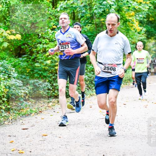 12.10.2025 - Bramfelder Halbmarathon 2025 Dr. Thomas Lammeyer http://msf.ph/oto/9341816 12.10.2025 09:53:04 Laufen 2523, 2508, 10, 2643 meine-sportfotos.de