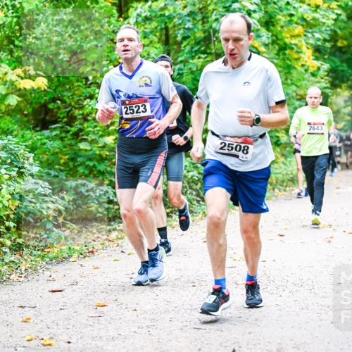 12.10.2025 - Bramfelder Halbmarathon 2025 Dr. Thomas Lammeyer http://msf.ph/oto/9341817 12.10.2025 09:53:05 Laufen 2010, 2523, 2508, 2643 meine-sportfotos.de