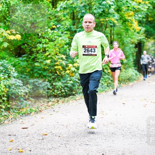 12.10.2025 - Bramfelder Halbmarathon 2025 Dr. Thomas Lammeyer http://msf.ph/oto/9341828 12.10.2025 09:53:07 Laufen 2643 meine-sportfotos.de