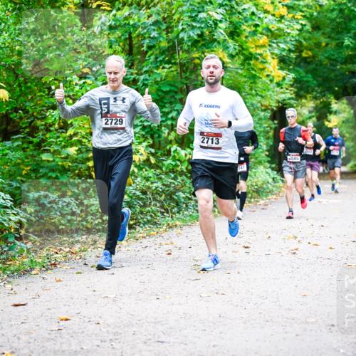 12.10.2025 - Bramfelder Halbmarathon 2025 Dr. Thomas Lammeyer http://msf.ph/oto/9341860 12.10.2025 09:53:13 Laufen 2729, 2713, 747, 2685 meine-sportfotos.de