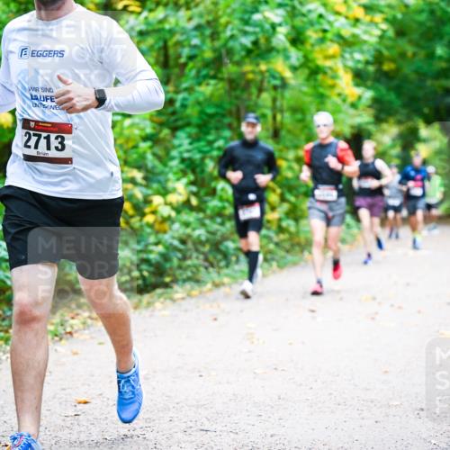 12.10.2025 - Bramfelder Halbmarathon 2025 Dr. Thomas Lammeyer http://msf.ph/oto/9341868 12.10.2025 09:53:15 Laufen 2713 meine-sportfotos.de