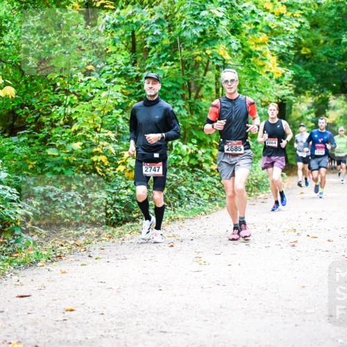 12.10.2025 - Bramfelder Halbmarathon 2025 Dr. Thomas Lammeyer http://msf.ph/oto/9341873 12.10.2025 09:53:15 Laufen 2747, 2864, 2685, 2930 meine-sportfotos.de