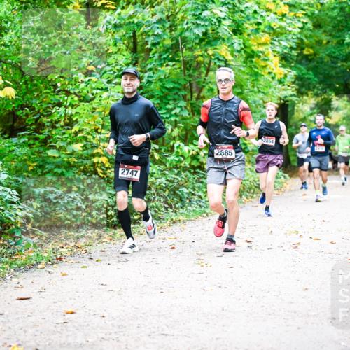12.10.2025 - Bramfelder Halbmarathon 2025 Dr. Thomas Lammeyer http://msf.ph/oto/9341875 12.10.2025 09:53:16 Laufen 2747, 2685, 2864, 2930 meine-sportfotos.de