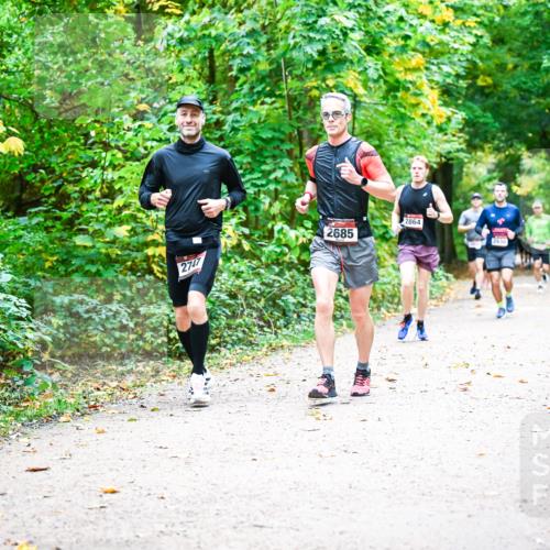12.10.2025 - Bramfelder Halbmarathon 2025 Dr. Thomas Lammeyer http://msf.ph/oto/9341876 12.10.2025 09:53:16 Laufen 2747, 2864, 2685, 2930 meine-sportfotos.de