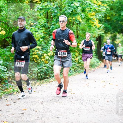 12.10.2025 - Bramfelder Halbmarathon 2025 Dr. Thomas Lammeyer http://msf.ph/oto/9341879 12.10.2025 09:53:16 Laufen 2747, 2685, 2864 meine-sportfotos.de