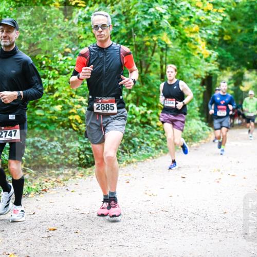 12.10.2025 - Bramfelder Halbmarathon 2025 Dr. Thomas Lammeyer http://msf.ph/oto/9341882 12.10.2025 09:53:17 Laufen 2747, 2685, 2864 meine-sportfotos.de