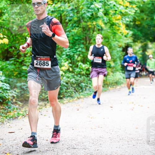 12.10.2025 - Bramfelder Halbmarathon 2025 Dr. Thomas Lammeyer http://msf.ph/oto/9341883 12.10.2025 09:53:17 Laufen 277, 2685, 2864 meine-sportfotos.de