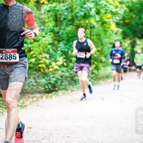 12.10.2025 - Bramfelder Halbmarathon 2025 Dr. Thomas Lammeyer http://msf.ph/oto/9341886 12.10.2025 09:53:18 Laufen 34, 2685 meine-sportfotos.de