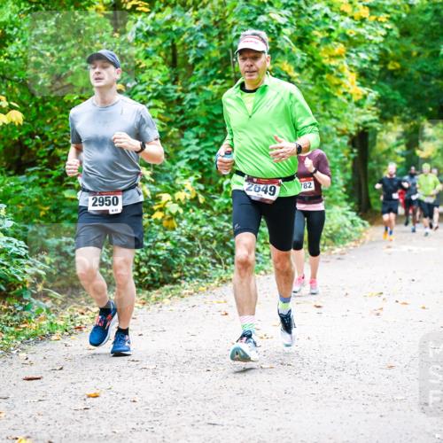12.10.2025 - Bramfelder Halbmarathon 2025 Dr. Thomas Lammeyer http://msf.ph/oto/9341922 12.10.2025 09:53:23 Laufen 2950, 852, 2049, 82 meine-sportfotos.de