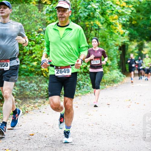12.10.2025 - Bramfelder Halbmarathon 2025 Dr. Thomas Lammeyer http://msf.ph/oto/9341926 12.10.2025 09:53:24 Laufen 2950, 52, 2649, 2782 meine-sportfotos.de