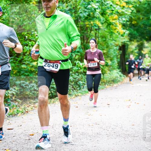 12.10.2025 - Bramfelder Halbmarathon 2025 Dr. Thomas Lammeyer http://msf.ph/oto/9341927 12.10.2025 09:53:24 Laufen 2950, 52, 2649, 2782 meine-sportfotos.de