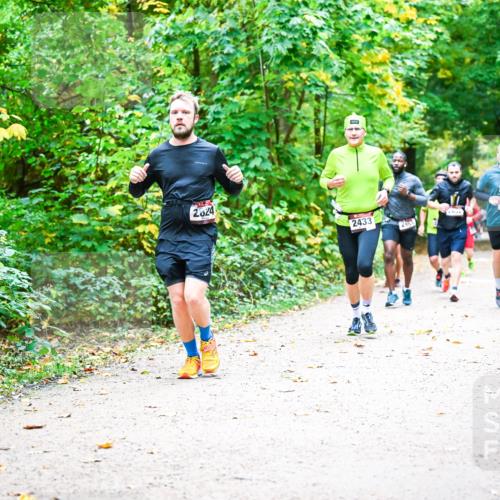 12.10.2025 - Bramfelder Halbmarathon 2025 Dr. Thomas Lammeyer http://msf.ph/oto/9341954 12.10.2025 09:53:30 Laufen 2824, 2433, 248, 2125, 2790 meine-sportfotos.de