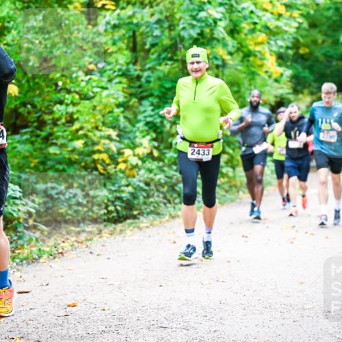 12.10.2025 - Bramfelder Halbmarathon 2025 Dr. Thomas Lammeyer http://msf.ph/oto/9341961 12.10.2025 09:53:31 Laufen 2824, 2433 meine-sportfotos.de