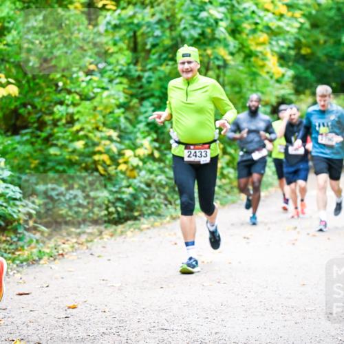 12.10.2025 - Bramfelder Halbmarathon 2025 Dr. Thomas Lammeyer http://msf.ph/oto/9341962 12.10.2025 09:53:31 Laufen 2824, 2433 meine-sportfotos.de