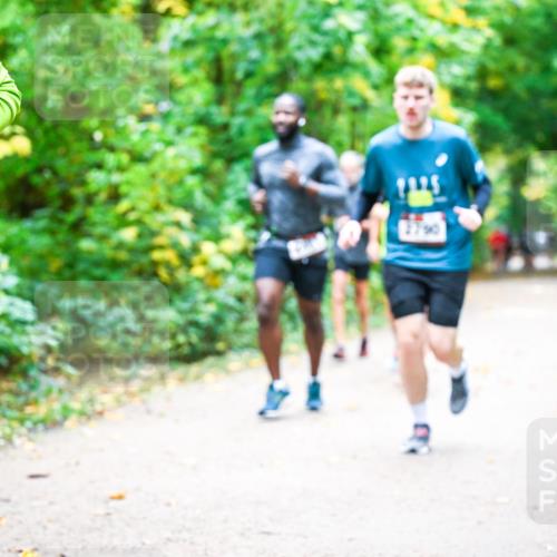 12.10.2025 - Bramfelder Halbmarathon 2025 Dr. Thomas Lammeyer http://msf.ph/oto/9341969 12.10.2025 09:53:33 Laufen 33, 28, 7125 meine-sportfotos.de
