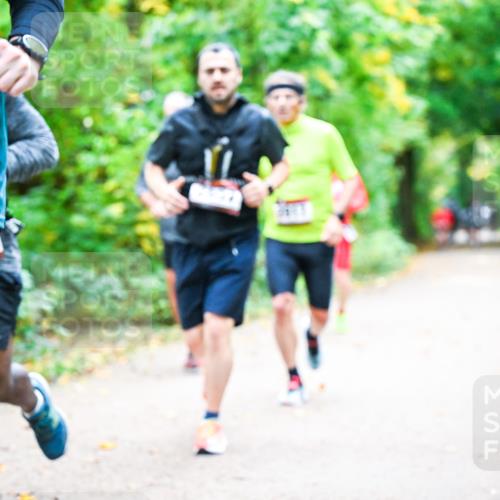 12.10.2025 - Bramfelder Halbmarathon 2025 Dr. Thomas Lammeyer http://msf.ph/oto/9341979 12.10.2025 09:53:35 Laufen 75, 30 meine-sportfotos.de