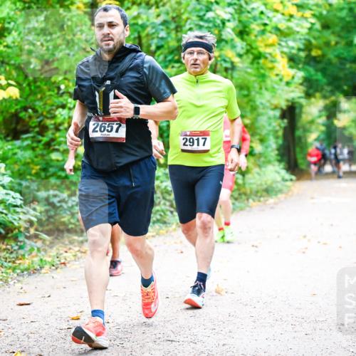 12.10.2025 - Bramfelder Halbmarathon 2025 Dr. Thomas Lammeyer http://msf.ph/oto/9341981 12.10.2025 09:53:35 Laufen 2657, 2917 meine-sportfotos.de
