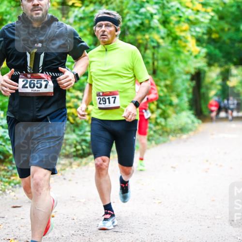 12.10.2025 - Bramfelder Halbmarathon 2025 Dr. Thomas Lammeyer http://msf.ph/oto/9341984 12.10.2025 09:53:35 Laufen 2657, 2917 meine-sportfotos.de