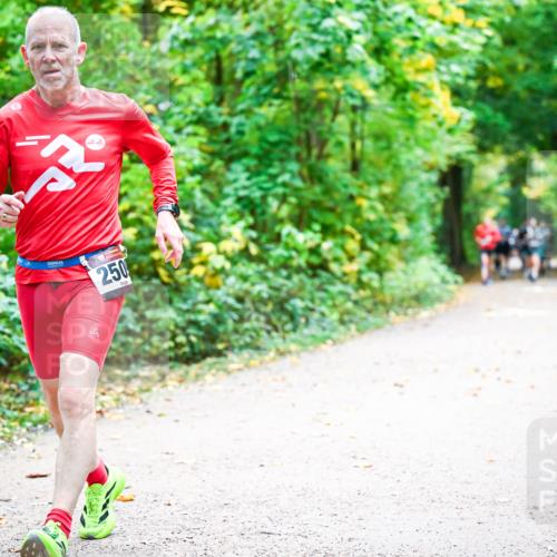 12.10.2025 - Bramfelder Halbmarathon 2025 Dr. Thomas Lammeyer http://msf.ph/oto/9341991 12.10.2025 09:53:37 Laufen 250 meine-sportfotos.de