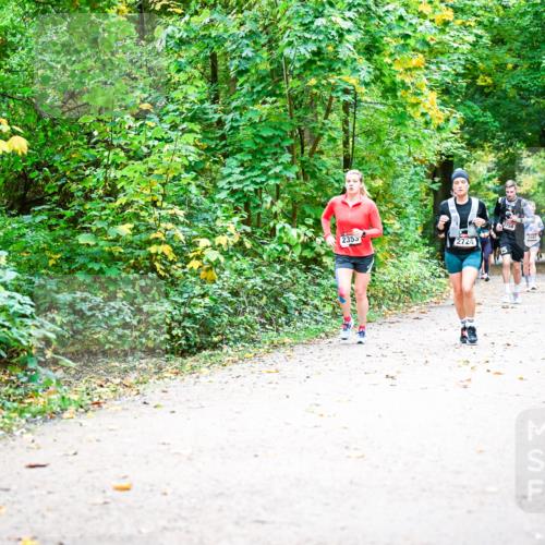 12.10.2025 - Bramfelder Halbmarathon 2025 Dr. Thomas Lammeyer http://msf.ph/oto/9342013 12.10.2025 09:53:46 Laufen 2355, 2724, 2697, 2453 meine-sportfotos.de