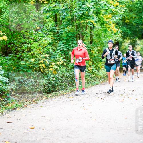 12.10.2025 - Bramfelder Halbmarathon 2025 Dr. Thomas Lammeyer http://msf.ph/oto/9342019 12.10.2025 09:53:47 Laufen 2353, 2758, 2724, 2453, 15 meine-sportfotos.de