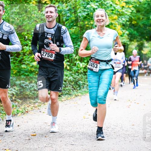 12.10.2025 - Bramfelder Halbmarathon 2025 Dr. Thomas Lammeyer http://msf.ph/oto/9342053 12.10.2025 09:53:52 Laufen 1900, 2872, 4, 15, 2758, 600, 2453, 58, 2697 meine-sportfotos.de