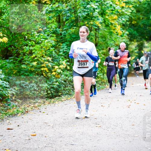 12.10.2025 - Bramfelder Halbmarathon 2025 Dr. Thomas Lammeyer http://msf.ph/oto/9342063 12.10.2025 09:53:54 Laufen 2697, 2709, 2850 meine-sportfotos.de