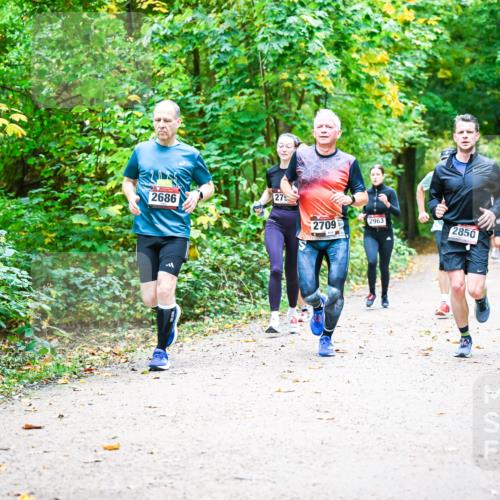 12.10.2025 - Bramfelder Halbmarathon 2025 Dr. Thomas Lammeyer http://msf.ph/oto/9342073 12.10.2025 09:53:55 Laufen 2686, 27, 2709, 2963, 2850 meine-sportfotos.de