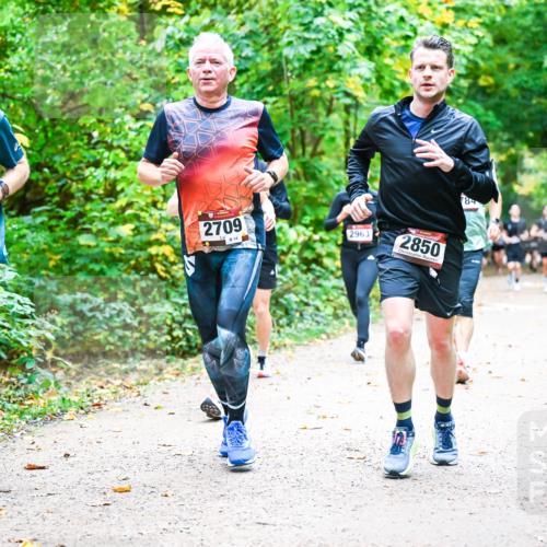 12.10.2025 - Bramfelder Halbmarathon 2025 Dr. Thomas Lammeyer http://msf.ph/oto/9342081 12.10.2025 09:53:57 Laufen 2025, 2686, 2709, 14, 2963, 2850 meine-sportfotos.de