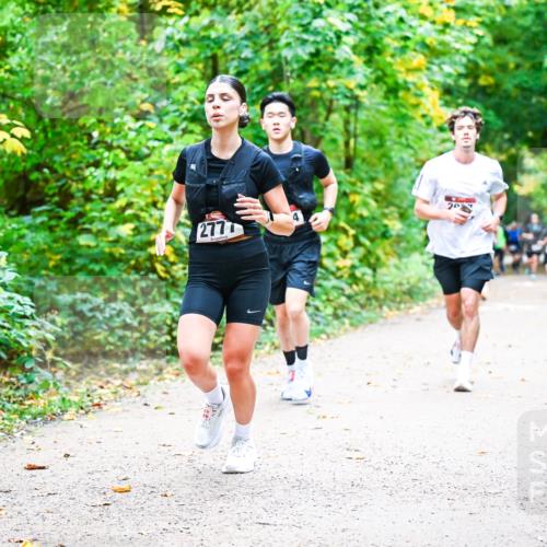 12.10.2025 - Bramfelder Halbmarathon 2025 Dr. Thomas Lammeyer http://msf.ph/oto/9342123 12.10.2025 09:54:04 Laufen 2777 meine-sportfotos.de