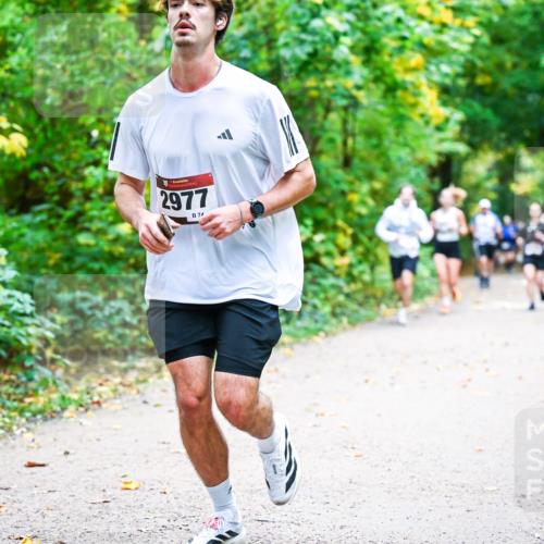 12.10.2025 - Bramfelder Halbmarathon 2025 Dr. Thomas Lammeyer http://msf.ph/oto/9342134 12.10.2025 09:54:06 Laufen 2977, 74 meine-sportfotos.de