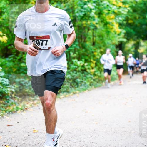 12.10.2025 - Bramfelder Halbmarathon 2025 Dr. Thomas Lammeyer http://msf.ph/oto/9342135 12.10.2025 09:54:06 Laufen 977, 74 meine-sportfotos.de
