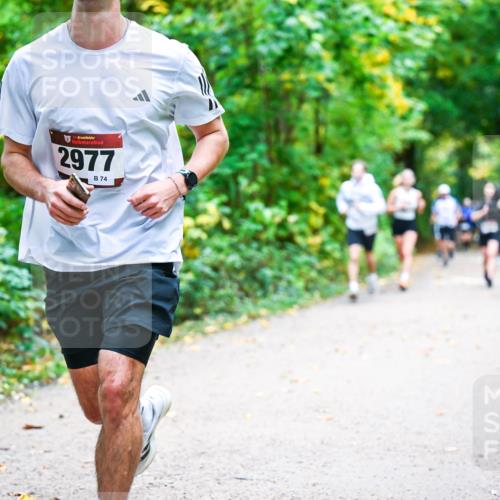 12.10.2025 - Bramfelder Halbmarathon 2025 Dr. Thomas Lammeyer http://msf.ph/oto/9342136 12.10.2025 09:54:07 Laufen 2977, 74 meine-sportfotos.de