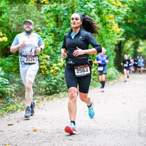 12.10.2025 - Bramfelder Halbmarathon 2025 Dr. Thomas Lammeyer http://msf.ph/oto/9342193 12.10.2025 09:54:16 Laufen 23, 245, 2526, 2563 meine-sportfotos.de