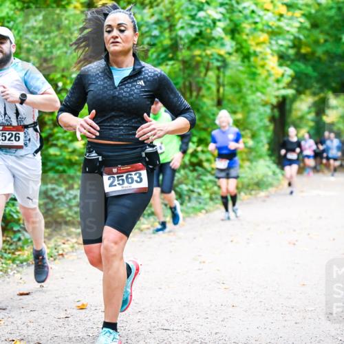 12.10.2025 - Bramfelder Halbmarathon 2025 Dr. Thomas Lammeyer http://msf.ph/oto/9342196 12.10.2025 09:54:16 Laufen 2526, 2563 meine-sportfotos.de