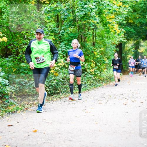 12.10.2025 - Bramfelder Halbmarathon 2025 Dr. Thomas Lammeyer http://msf.ph/oto/9342201 12.10.2025 09:54:17 Laufen 2518, 2472, 2484 meine-sportfotos.de