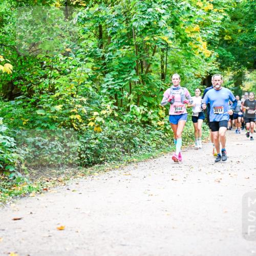 12.10.2025 - Bramfelder Halbmarathon 2025 Dr. Thomas Lammeyer http://msf.ph/oto/9342241 12.10.2025 09:54:25 Laufen 2581, 2436, 2812, 2813 meine-sportfotos.de