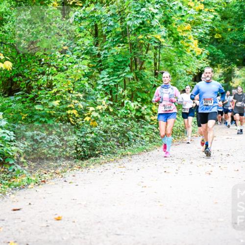 12.10.2025 - Bramfelder Halbmarathon 2025 Dr. Thomas Lammeyer http://msf.ph/oto/9342242 12.10.2025 09:54:25 Laufen 2581, 2813, 2812, 2436 meine-sportfotos.de