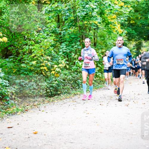 12.10.2025 - Bramfelder Halbmarathon 2025 Dr. Thomas Lammeyer http://msf.ph/oto/9342247 12.10.2025 09:54:26 Laufen 2581, 2813, 2812, 202, 2436 meine-sportfotos.de