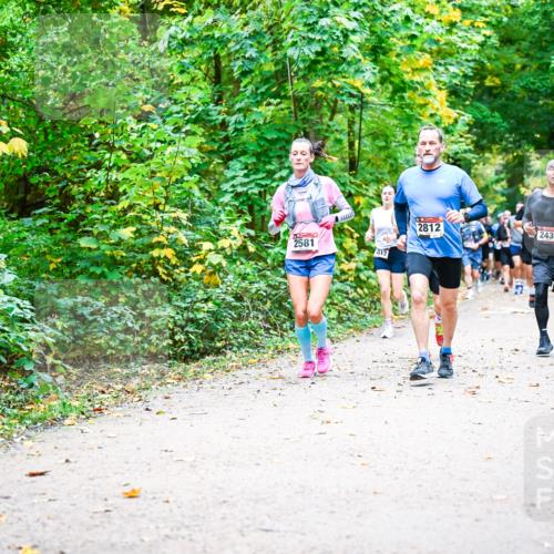 12.10.2025 - Bramfelder Halbmarathon 2025 Dr. Thomas Lammeyer http://msf.ph/oto/9342249 12.10.2025 09:54:26 Laufen 2581, 813, 2812, 2436 meine-sportfotos.de