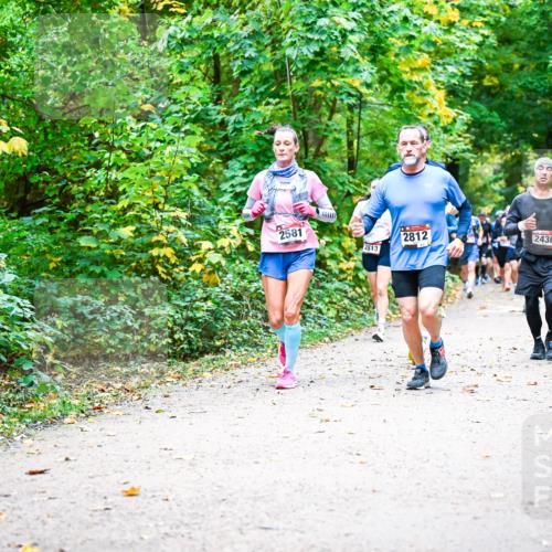 12.10.2025 - Bramfelder Halbmarathon 2025 Dr. Thomas Lammeyer http://msf.ph/oto/9342251 12.10.2025 09:54:26 Laufen 00, 00, 2581, 2812, 2436, 2813 meine-sportfotos.de