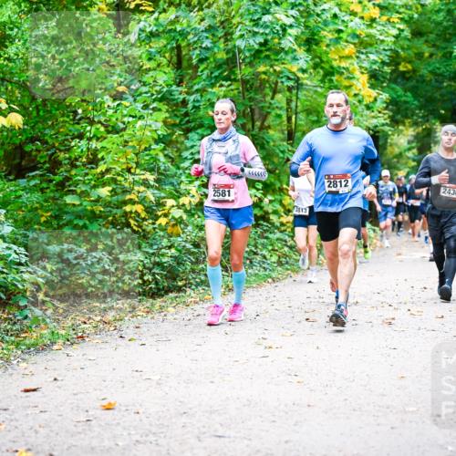 12.10.2025 - Bramfelder Halbmarathon 2025 Dr. Thomas Lammeyer http://msf.ph/oto/9342252 12.10.2025 09:54:26 Laufen 2581, 2813, 2812, 2436 meine-sportfotos.de