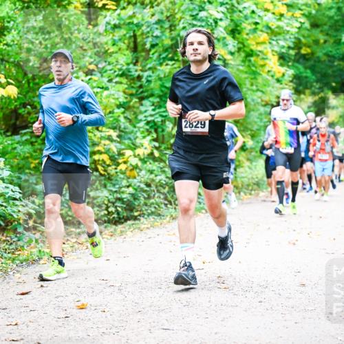 12.10.2025 - Bramfelder Halbmarathon 2025 Dr. Thomas Lammeyer http://msf.ph/oto/9342282 12.10.2025 09:54:31 Laufen 2829 meine-sportfotos.de