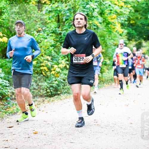 12.10.2025 - Bramfelder Halbmarathon 2025 Dr. Thomas Lammeyer http://msf.ph/oto/9342283 12.10.2025 09:54:31 Laufen 2829 meine-sportfotos.de
