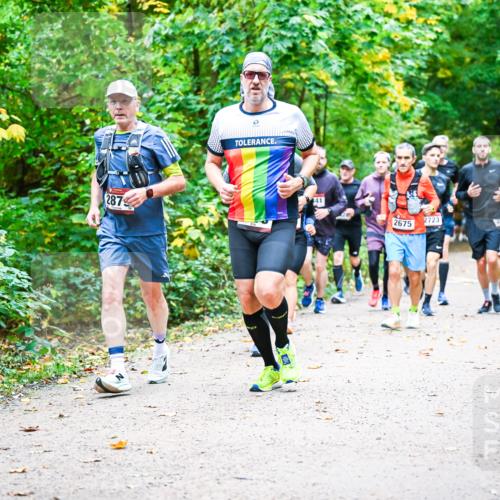 12.10.2025 - Bramfelder Halbmarathon 2025 Dr. Thomas Lammeyer http://msf.ph/oto/9342299 12.10.2025 09:54:34 Laufen 2873, 2675, 2723, 17 meine-sportfotos.de