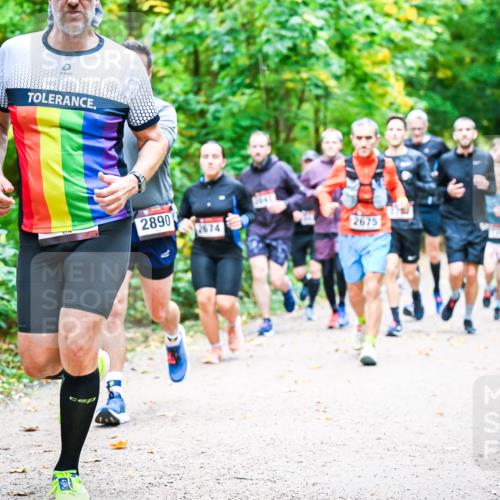 12.10.2025 - Bramfelder Halbmarathon 2025 Dr. Thomas Lammeyer http://msf.ph/oto/9342306 12.10.2025 09:54:35 Laufen 879, 2890, 2674, 2675 meine-sportfotos.de