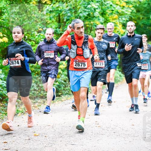 12.10.2025 - Bramfelder Halbmarathon 2025 Dr. Thomas Lammeyer http://msf.ph/oto/9342313 12.10.2025 09:54:36 Laufen 2674, 2841, 2675, 2723, 614, 29, 2737 meine-sportfotos.de