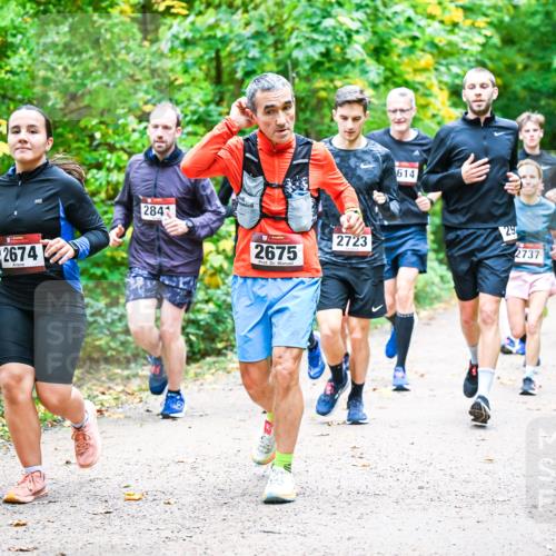 12.10.2025 - Bramfelder Halbmarathon 2025 Dr. Thomas Lammeyer http://msf.ph/oto/9342314 12.10.2025 09:54:36 Laufen 2674, 284, 2675, 2723, 614, 29, 2737 meine-sportfotos.de